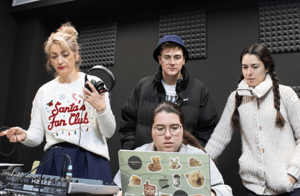 Los alumnos del técnico DJ graban&nbsp;villancicos